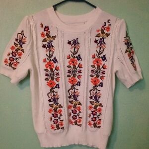 Floral Embroidered White Tunic